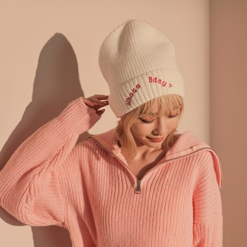 配色英字刺繡毛帽-白【KT27321】