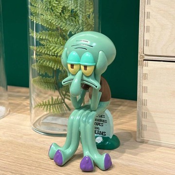 高 CP 值✨免運中 海綿寶寶煩惱生無可戀章魚哥玩偶公仔打工族潮流桌面擺件可愛家居 送禮 交換禮物