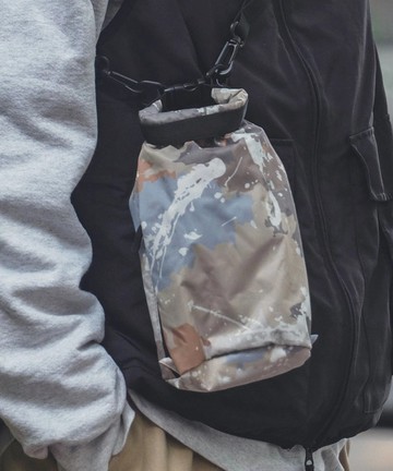 【新款預購】KIU 2025 豹紋新色 防潑水側背迷你水桶包 (6色)K363