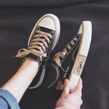 【JP Queen New York】可愛小熊刺繡平底穆勒鞋休閒鞋(4款可選)