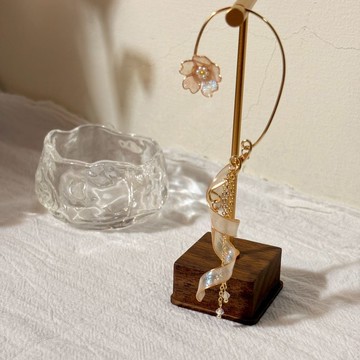 櫻花緞帶耳掛  / 手作水晶花飾品
