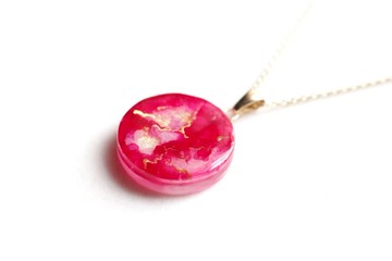 樹脂藝術 圓形墜飾・緋紅之月