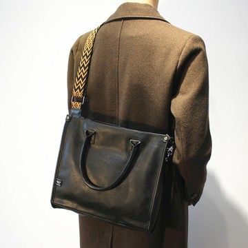 單肩包男潮牌休閑大容量斜挎包青年男手提包公文包通勤包包電腦包