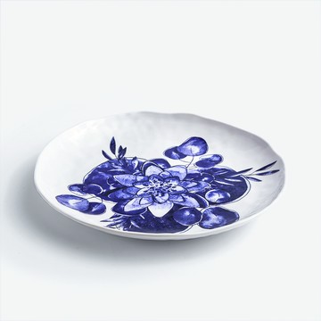 台灣 Vitamin M for Living 藍映蓮池 22公分 手感餐盤 花束