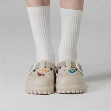 moz瑞典 駝鹿 小方糖 方扣 防水 洞洞鞋 拖鞋 涼鞋 (灰白)