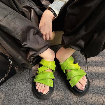 真皮踩屎感厚底一字拖鞋女夏季外穿涼拖綁帶鉚釘涼鞋小眾設計感潮