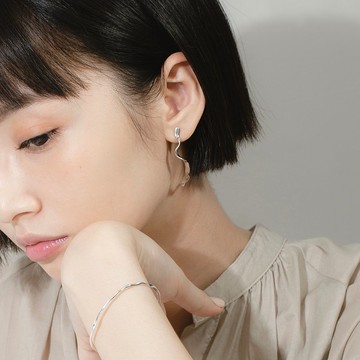 Mental Flow 水波單邊耳飾 兩色