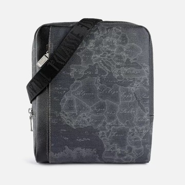 【Alviero Martini 義大利地圖包】經典地圖拉鍊斜揹隨身包25cm-地圖黑