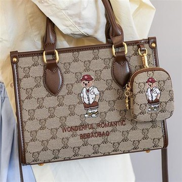 【巴黎精品】現貨+預購 皮革側背包單肩背包托特包手提包隨身女包包-百搭通勤刺繡熊女包包2色a1jr45