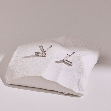 vacanza｜純銀｜v型鑽‧純銀耳環  #聖誕交換禮物