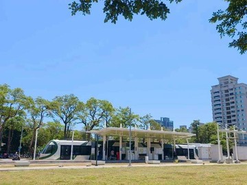 凹仔底站|C23輕軌龍華國小站 農16精品2房｜高雄市鼓山區龍勝路