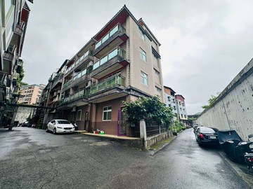 凱旋門透天別墅I~3套房開窗~門前可停車｜新北市汐止區汐萬路一段