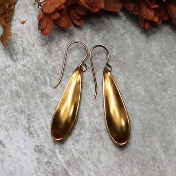 【日本製 Horie】鈦愛飾品系列-純鈦耳勾式長型耳環-晨曦金