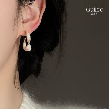Gulicc 法式扭轉感耳環(飾品 耳飾 生日禮物)