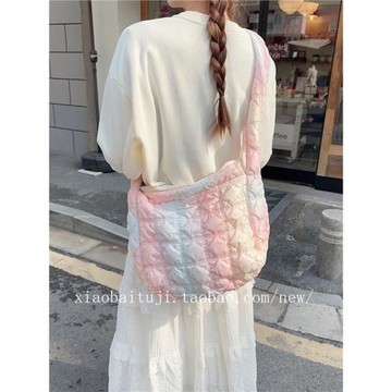 小白兔幾 韓國2023新款云朵泡泡褶皺單肩斜挎腋下包托特通勤手提