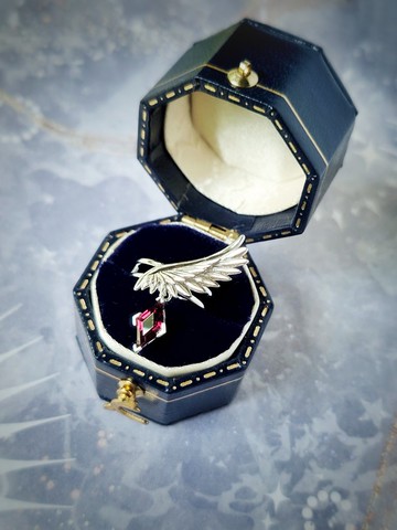 飛翔之翼菱形玫瑰榴石電鍍18K白金純銀耳骨夾