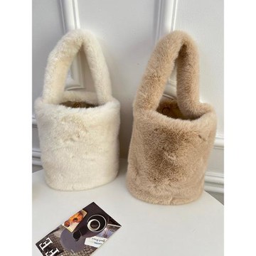 毛毛包包女2025冬季新款仿皮草圓矩形水桶包化妝包法式毛絨手提包