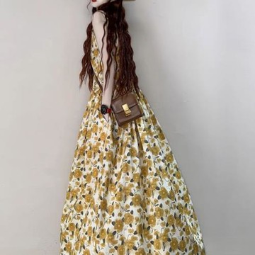 夏季寬松連衣裙a字小清新碎花甜美背心裙女洋氣減齡遮肚顯瘦長裙