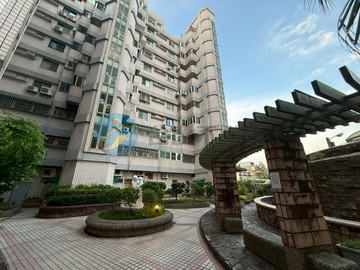 《新市鬧區名人花園超值樓店適百市》｜台南市新市區信義街