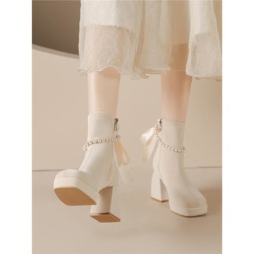 婚鞋女2026新款新娘鞋防水臺高跟鞋小個子婚紗神器短靴女秋冬靴子