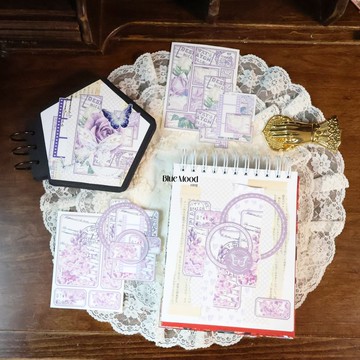 優質的。閃亮的紫色花標籤