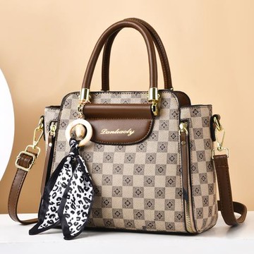 今年流行高級感包包春夏大容量女包2023新款百搭斜挎包媽媽包大氣