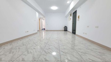 宸｜農十六最便宜｜巨蛋商圈｜雙衛開窗超寬敞3大房｜高雄市鼓山區民康街