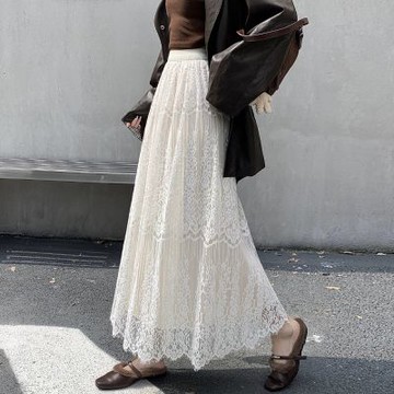 La Belleza法式溫柔風鬆緊腰蕾絲內裡百摺絨布花朵緹花鏤空大裙擺長裙(有內襯)