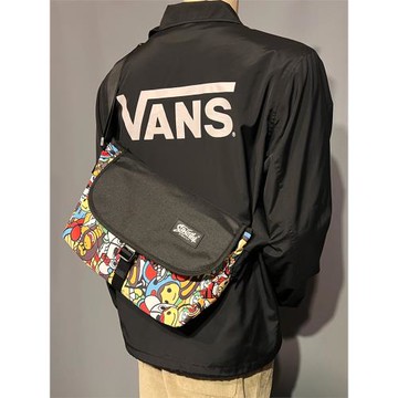 香港潮牌卡通男女斜跨包原宿日系街頭帆布休閑死飛單肩包IPAD挎包