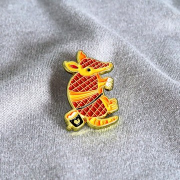 獨攀犰狳琺瑯徽章 – 攀岩者與抱石者的禮物 – 攀岩針 – 등반 クライミング