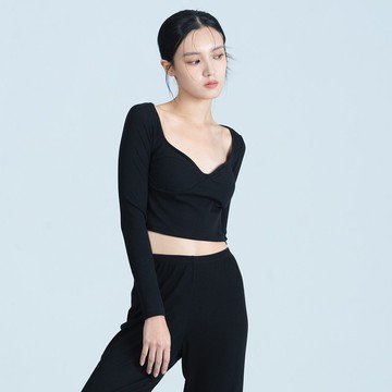 坑條系列 桃心領長袖合身上衣(含胸墊)-黑色