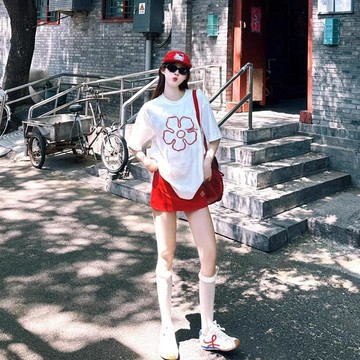 紅色花朵短袖女白色純棉t恤夏2026新款半袖重磅正肩寬鬆大碼上衣H