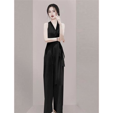 2026年春季新款顯高顯瘦大長腿氣質感黑色性感V領連體褲時尚女裝