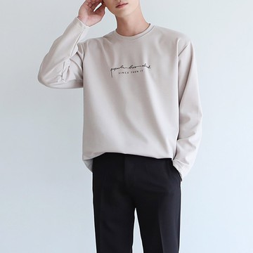 正韓胸前草寫印字圓領長袖上衣 4色 YUPPIE 預購商品