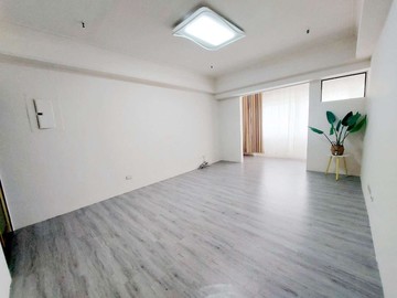 盧麗玲金獅湖生活圈・稀有景觀四房湖邦花園附平面車位｜高雄市三民區鼎昌街