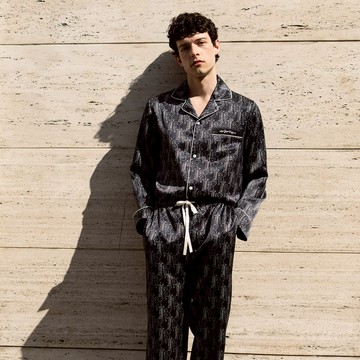 NotJustPajama心動博物館 小天使印花真絲長袖情侶睡衣套裝男 - 黑色-M