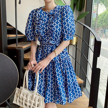 白鳥麗子 [現貨快出] 連身裙 撞色印花排釦荷葉邊綁帶收腰圓領泡泡袖洋裝