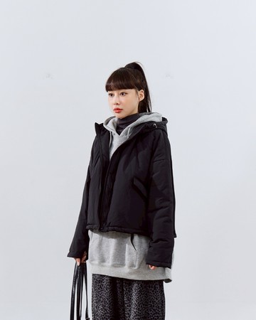 素面下擺抽繩連帽鋪棉外套 兩色售