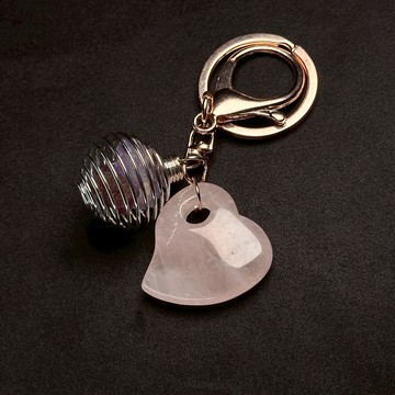 粉晶愛心鑰匙圈| 綴紫骨幹 紅寶石 銀色鑰匙圈 平安 墜飾 鑰匙圈 隨機出貨  S25BU12-03