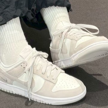 NIKE W DUNK LOW 灰米銀色 麂皮 休閒鞋 "SAIL" 女鞋 IO4244-105