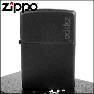 【ZIPPO】美系~LOGO字樣打火機~(寬)Black Matte黑色烤漆