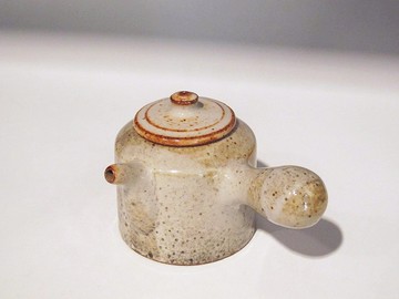 志野側把茶壺