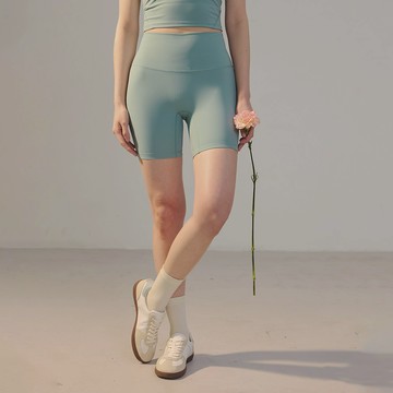 Seamless無縫款裸感貼身三分運動褲-翡翠綠