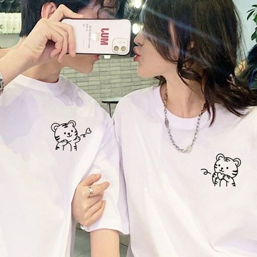 🚀隔日到貨🚀情侶衣情侶服大學t新款情侶裝百搭情侶套裝印花短袖短袖上衣情侶裝男女圓領t恤情侶裝短袖夏季大碼短袖情侶短袖短t