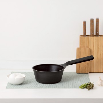 JIA品家 家嚐 不沾鍋 單柄湯鍋18cm-時尚墨黑